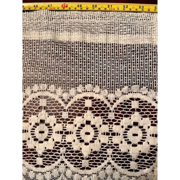 Vintage Gauzy White Lace Daisy Chain Valence | Cottagecore | Shabby Chic - Picture 4 of 7